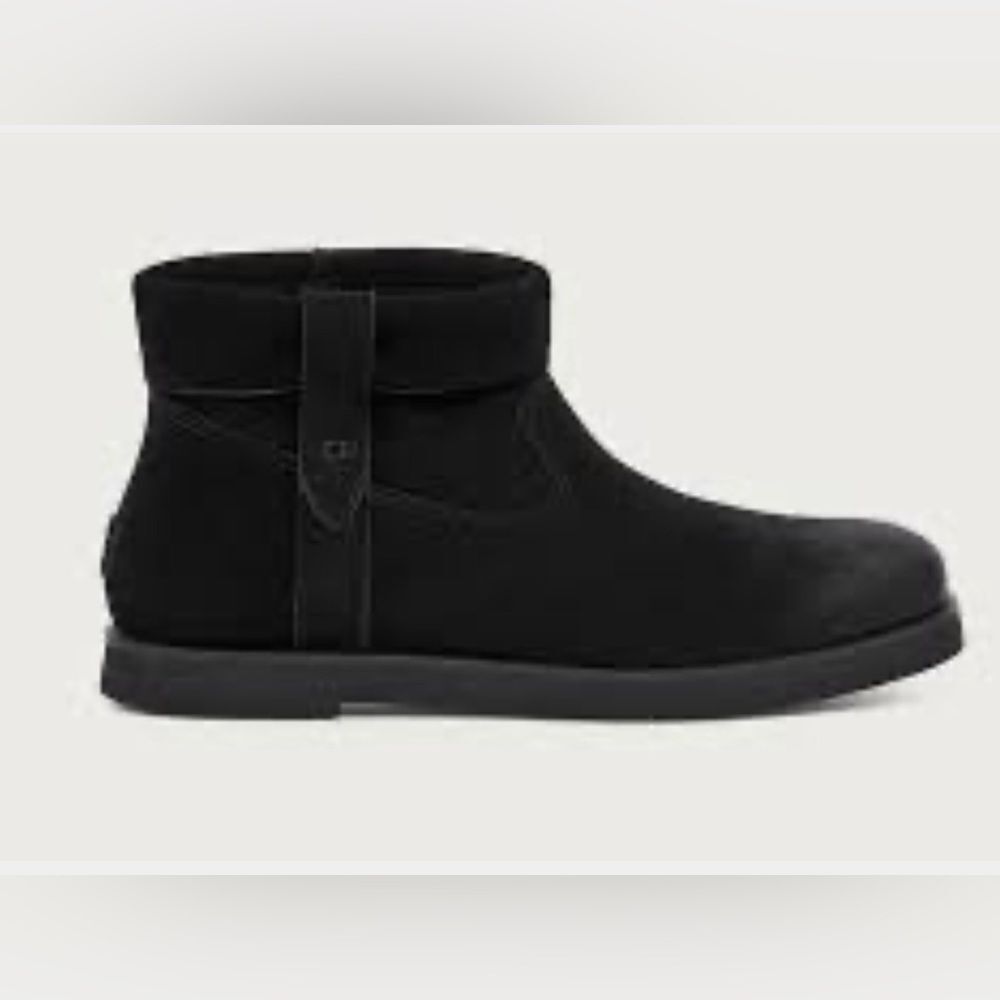 UGG Josefene Cuff Boots. Size 8